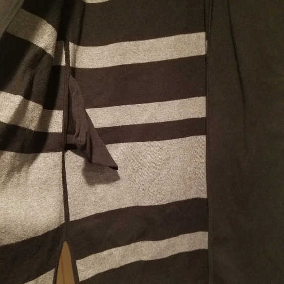 Athleta  Size XS  cardigan  with two pockets - Picture 3 of 5